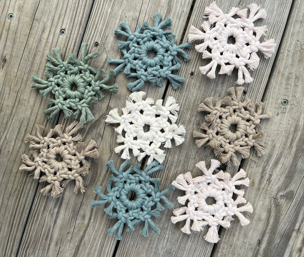 MACRAME SNOWFLAKE DIY